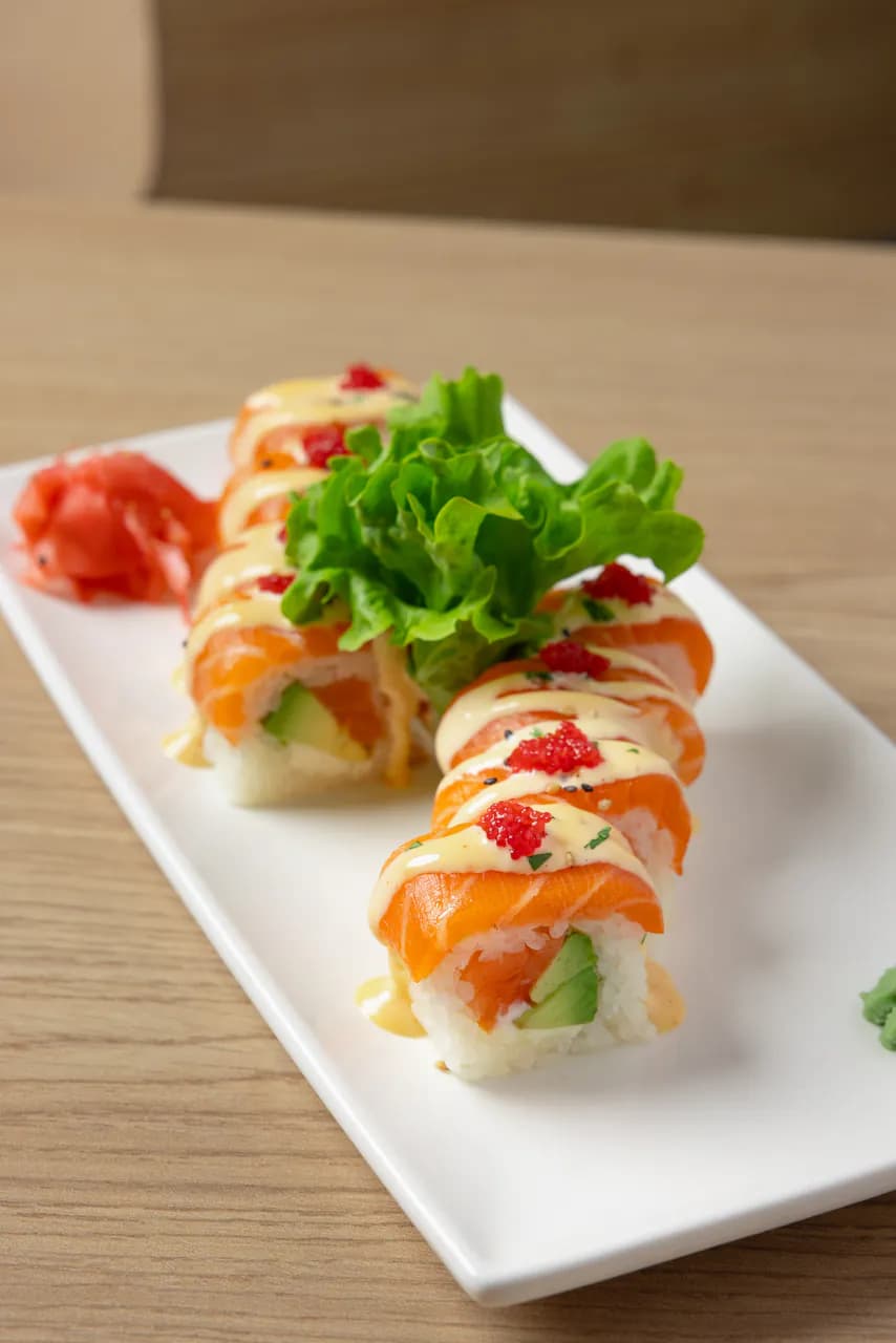 Dragon Roll saumon cru